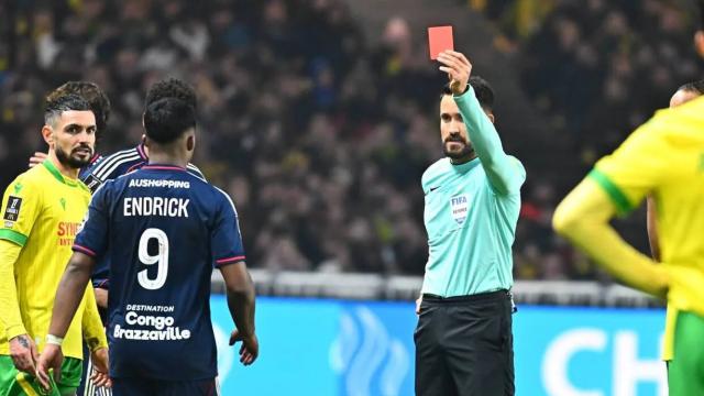 云开体育-5场5球好状态被打断，皇马外租小将恩德里克染红